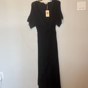 Entro Black Lace Maxi Dress